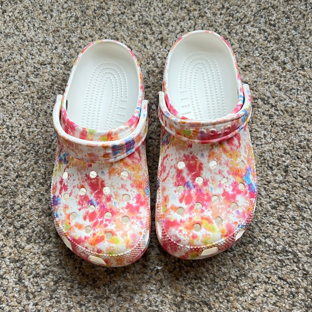 Multicolor Crocs